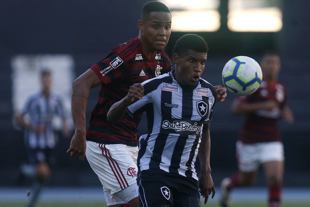 Botafogo repudia ofensa racial a atleta do Flamengo após ...